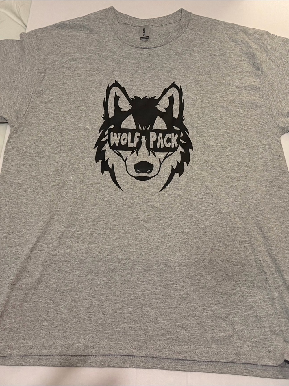 I7 Lg Wolf Pack Graphic Tee - Gray